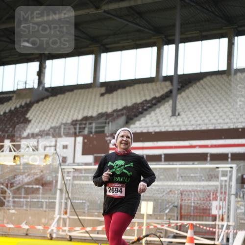 07.12.2025 - St. Pauli X-Mass-Run No. 15 Patografie http://msf.ph/oto/9380328 07.12.2025 10:16:54 Ziel 1620, 1762, 1989, 1997, 2694, 3633, 4356, 4359, 4769 meine-sportfotos.de