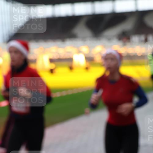 07.12.2025 - St. Pauli X-Mass-Run No. 15 Luisa Fischer http://msf.ph/oto/9380329 07.12.2025 10:40:00 Ziel 87, 108, 981, 1417, 1796, 1889, 2354, 2420, 2588, 3118, 3240, 3242, 4207, 4211 meine-sportfotos.de