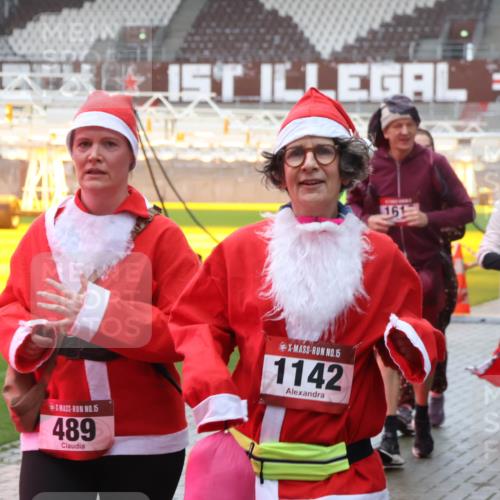 07.12.2025 - St. Pauli X-Mass-Run No. 15 Luisa Fischer http://msf.ph/oto/9380333 07.12.2025 11:13:09 Ziel 15, 489, 15, 1142, 161, 1609, 46, 218, 489, 494, 597, 605, 663, 671, 681, 682, 683, 684, 718, 836, 839, 888, 919, 1142, 1175, 1178, 1261, 1420, 1422, 1423, 1609, 1610, 1703, 2858, 3167, 4794, 4795, 4796, 4802, 4804 meine-sportfotos.de