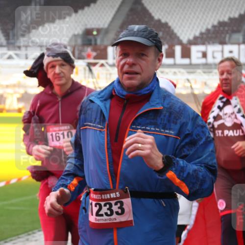 07.12.2025 - St. Pauli X-Mass-Run No. 15 Luisa Fischer http://msf.ph/oto/9380350 07.12.2025 11:13:11 Ziel 1610, 15, 1233, 46, 218, 489, 494, 597, 663, 671, 681, 682, 683, 684, 718, 836, 839, 888, 919, 1142, 1175, 1178, 1261, 1420, 1422, 1423, 1609, 1610, 1703, 2858, 3167, 4794, 4795, 4796, 4802, 4804 meine-sportfotos.de