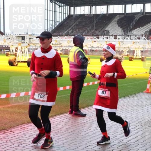 07.12.2025 - St. Pauli X-Mass-Run No. 15 Luisa Fischer http://msf.ph/oto/9380359 07.12.2025 10:40:19 Ziel 108, 87, 160, 87, 108, 230, 538, 580, 827, 981, 1604, 1748, 1749, 1796, 2354, 2420, 2588, 2754, 3118, 3240, 3242, 3796, 3797, 4207, 4211, 4874, 4878 meine-sportfotos.de