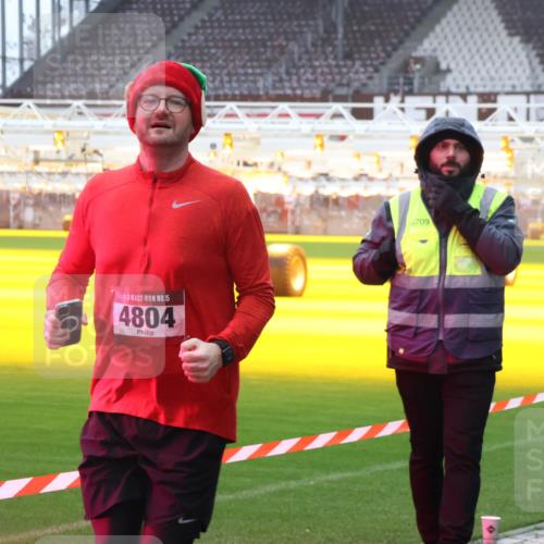 07.12.2025 - St. Pauli X-Mass-Run No. 15 Luisa Fischer http://msf.ph/oto/9380376 07.12.2025 11:13:18 Ziel 15, 4804, 0709, 4802, 17, 22, 46, 47, 489, 494, 663, 681, 683, 684, 919, 1022, 1142, 1175, 1178, 1261, 1420, 1422, 1423, 1609, 1610, 1645, 1646, 1703, 3167, 4794, 4795, 4796, 4802, 4804 meine-sportfotos.de