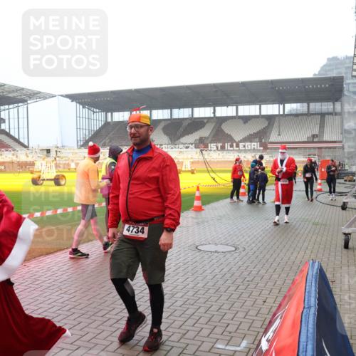 07.12.2025 - St. Pauli X-Mass-Run No. 15 Luisa Fischer http://msf.ph/oto/9380384 07.12.2025 10:08:42 Ziel 4734, 2691, 2247, 2248, 2650, 2691, 2692, 2746, 3495, 3627, 3628, 3759, 4205, 4231, 4623, 4624, 4626, 4734, 4737, 4740 meine-sportfotos.de