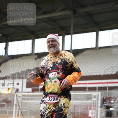 07.12.2025 - St. Pauli X-Mass-Run No. 15 Patografie http://msf.ph/oto/9380386 07.12.2025 10:17:03 Ziel 1620, 1762, 2694, 3229, 3522, 3874, 3987 meine-sportfotos.de