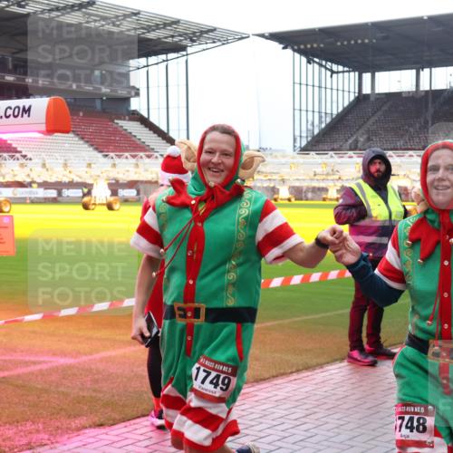 07.12.2025 - St. Pauli X-Mass-Run No. 15 Luisa Fischer http://msf.ph/oto/9380388 07.12.2025 10:40:24 Ziel 15, 1749, 15, 748, 87, 108, 230, 538, 580, 827, 1604, 1748, 1749, 2354, 2420, 2588, 2754, 3118, 3161, 3164, 3240, 3242, 3796, 3797, 4207, 4211, 4874, 4878 meine-sportfotos.de