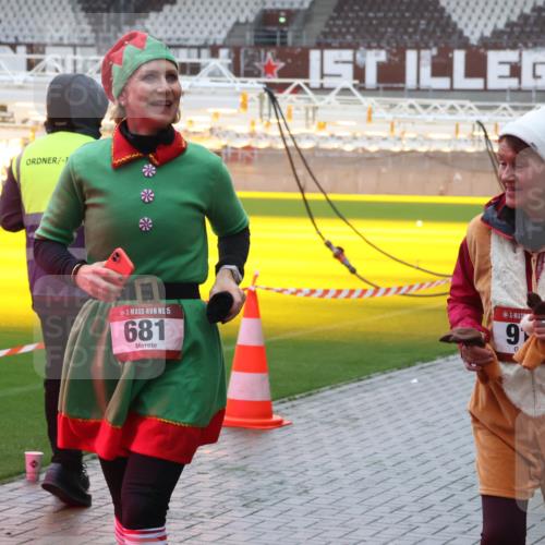 07.12.2025 - St. Pauli X-Mass-Run No. 15 Luisa Fischer http://msf.ph/oto/9380399 07.12.2025 11:13:33 Ziel 1, 15, 681, 9, 17, 22, 47, 494, 681, 683, 684, 919, 1022, 1175, 1178, 1338, 1341, 1420, 1422, 1645, 1646, 1647, 1664, 1703, 2125, 2773, 3167, 4794, 4795, 4796, 4802, 4804 meine-sportfotos.de