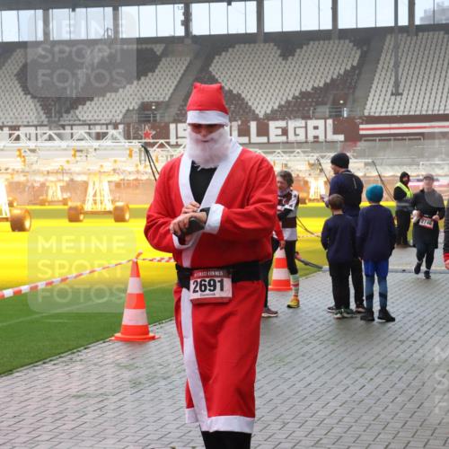 07.12.2025 - St. Pauli X-Mass-Run No. 15 Luisa Fischer http://msf.ph/oto/9380417 07.12.2025 10:08:45 Ziel 15, 2691, 2746, 4735, 4738, 2247, 2248, 2650, 2691, 2692, 2746, 3495, 3627, 3628, 3759, 4205, 4231, 4232, 4234, 4451, 4623, 4624, 4626, 4734, 4737, 4740 meine-sportfotos.de