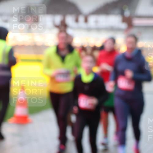 07.12.2025 - St. Pauli X-Mass-Run No. 15 Luisa Fischer http://msf.ph/oto/9380419 07.12.2025 11:13:35 Ziel 17, 22, 47, 494, 585, 681, 683, 684, 919, 1022, 1175, 1178, 1338, 1341, 1420, 1422, 1645, 1646, 1647, 1664, 1703, 2125, 2773, 3167, 4794, 4795, 4796, 4802, 4804 meine-sportfotos.de