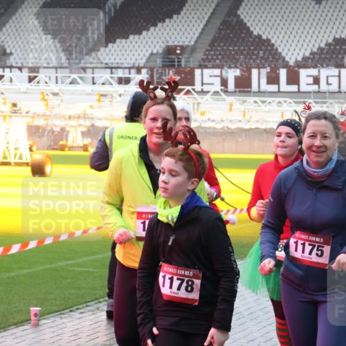 07.12.2025 - St. Pauli X-Mass-Run No. 15 Luisa Fischer http://msf.ph/oto/9380429 07.12.2025 11:13:36 Ziel 1, 15, 1178, 15, 1175, 17, 22, 47, 494, 585, 681, 683, 684, 919, 1022, 1175, 1178, 1338, 1341, 1420, 1422, 1645, 1646, 1647, 1664, 1703, 2125, 2773, 3167, 4794, 4795, 4796, 4802, 4804 meine-sportfotos.de