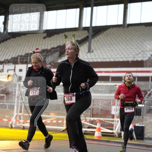 07.12.2025 - St. Pauli X-Mass-Run No. 15 Patografie http://msf.ph/oto/9380442 07.12.2025 10:17:11 Ziel 257, 268, 1762, 3229, 3522, 3874, 3987, 4114, 4764 meine-sportfotos.de