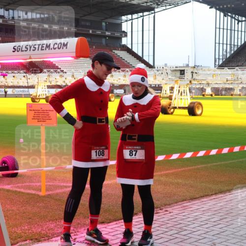 07.12.2025 - St. Pauli X-Mass-Run No. 15 Luisa Fischer http://msf.ph/oto/9380444 07.12.2025 10:40:36 Ziel 108, 15, 87, 87, 108, 230, 538, 580, 731, 735, 827, 1604, 1748, 1749, 2169, 2588, 2754, 2916, 3161, 3164, 3796, 3797, 4874, 4878 meine-sportfotos.de