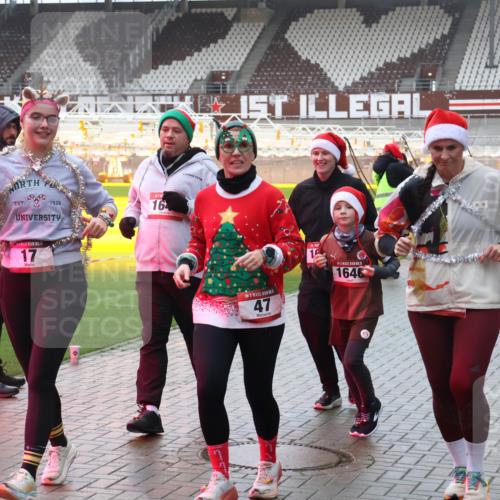 07.12.2025 - St. Pauli X-Mass-Run No. 15 Luisa Fischer http://msf.ph/oto/9380445 07.12.2025 11:13:48 Ziel 1926, 17, 16, 47, 1, 15, 1646, 17, 22, 47, 585, 681, 683, 684, 919, 1022, 1111, 1114, 1175, 1178, 1338, 1341, 1645, 1646, 1647, 1664, 1703, 2125, 2773 meine-sportfotos.de