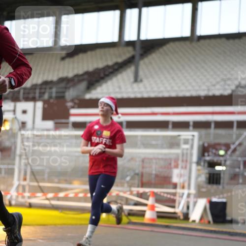 07.12.2025 - St. Pauli X-Mass-Run No. 15 Patografie http://msf.ph/oto/9380456 07.12.2025 10:17:13 Ziel 257, 268, 3229, 3522, 3874, 3987, 4114, 4339, 4764 meine-sportfotos.de