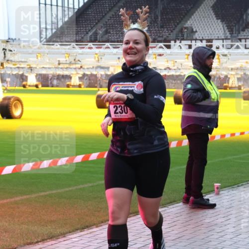 07.12.2025 - St. Pauli X-Mass-Run No. 15 Luisa Fischer http://msf.ph/oto/9380460 07.12.2025 10:40:41 Ziel 230, 87, 108, 230, 538, 580, 731, 735, 827, 1604, 1748, 1749, 2169, 2594, 2754, 2916, 3161, 3164, 3244, 3408, 3796, 3797, 4874, 4878 meine-sportfotos.de