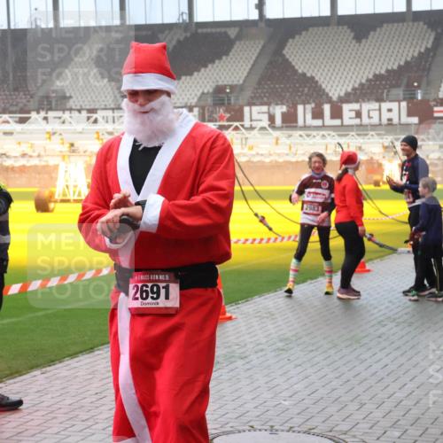 07.12.2025 - St. Pauli X-Mass-Run No. 15 Luisa Fischer http://msf.ph/oto/9380469 07.12.2025 10:08:46 Ziel 15, 2691, 2983, 4735, 2247, 2248, 2650, 2691, 2692, 2746, 3495, 3627, 3628, 3759, 4205, 4231, 4232, 4234, 4451, 4623, 4624, 4626, 4734, 4737, 4740 meine-sportfotos.de