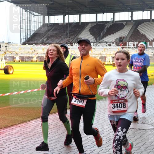 07.12.2025 - St. Pauli X-Mass-Run No. 15 Luisa Fischer http://msf.ph/oto/9380471 07.12.2025 10:40:44 Ziel 15, 87, 3161, 15, 3408, 3244, 87, 108, 230, 538, 580, 731, 735, 827, 1457, 1604, 1748, 1749, 2169, 2594, 2754, 2916, 3161, 3164, 3244, 3407, 3408, 3796, 3797, 4041, 4304, 4874, 4878 meine-sportfotos.de
