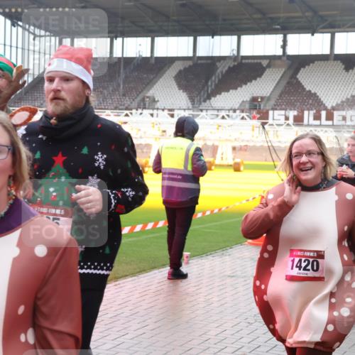 07.12.2025 - St. Pauli X-Mass-Run No. 15 Luisa Fischer http://msf.ph/oto/9380479 07.12.2025 11:14:07 Ziel 1, 15, 1420, 1111, 274, 375, 425, 475, 585, 708, 1111, 1114, 1338, 1341, 1647, 1664, 2125, 2773 meine-sportfotos.de