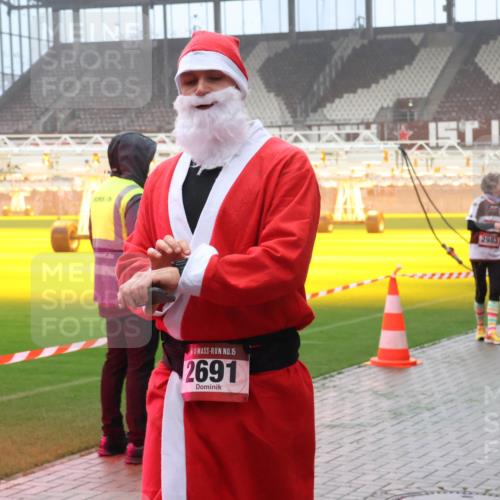 07.12.2025 - St. Pauli X-Mass-Run No. 15 Luisa Fischer http://msf.ph/oto/9380481 07.12.2025 10:08:47 Ziel 15, 2691, 2983, 2247, 2248, 2650, 2691, 2692, 2746, 3495, 3627, 3628, 3759, 4205, 4231, 4232, 4234, 4451, 4623, 4624, 4626, 4734, 4737, 4740 meine-sportfotos.de