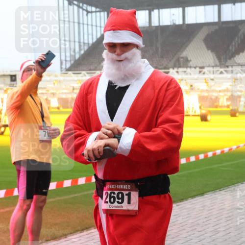 07.12.2025 - St. Pauli X-Mass-Run No. 15 Luisa Fischer http://msf.ph/oto/9380483 07.12.2025 10:08:48 Ziel 15, 2691, 2247, 2248, 2650, 2691, 2692, 2746, 3495, 3627, 3628, 3759, 4205, 4231, 4232, 4234, 4451, 4623, 4624, 4626, 4734, 4737, 4740 meine-sportfotos.de