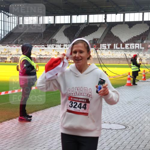 07.12.2025 - St. Pauli X-Mass-Run No. 15 Luisa Fischer http://msf.ph/oto/9380492 07.12.2025 10:40:47 Ziel 15, 3244, 3797, 87, 108, 230, 284, 406, 538, 580, 731, 735, 827, 1457, 1604, 1748, 1749, 2169, 2594, 2754, 2916, 3161, 3164, 3244, 3407, 3408, 3796, 3797, 4041, 4304, 4874, 4878 meine-sportfotos.de