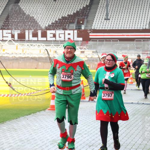 07.12.2025 - St. Pauli X-Mass-Run No. 15 Luisa Fischer http://msf.ph/oto/9380508 07.12.2025 10:40:54 Ziel 5, 3796, 15, 3797, 1457, 735, 230, 284, 406, 538, 580, 731, 735, 1457, 2169, 2555, 2559, 2594, 2916, 3161, 3164, 3244, 3407, 3408, 3796, 3797, 4041, 4304, 4856, 4874, 4878 meine-sportfotos.de