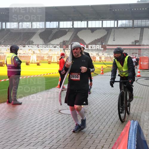 07.12.2025 - St. Pauli X-Mass-Run No. 15 Luisa Fischer http://msf.ph/oto/9380517 07.12.2025 10:08:53 Ziel 713, 2650, 707, 789, 947, 1002, 1031, 2247, 2248, 2650, 2691, 2692, 2746, 3212, 3332, 3335, 3495, 3627, 3628, 3671, 3759, 4205, 4232, 4234, 4451, 4623, 4624, 4626, 4734, 4737, 4740 meine-sportfotos.de
