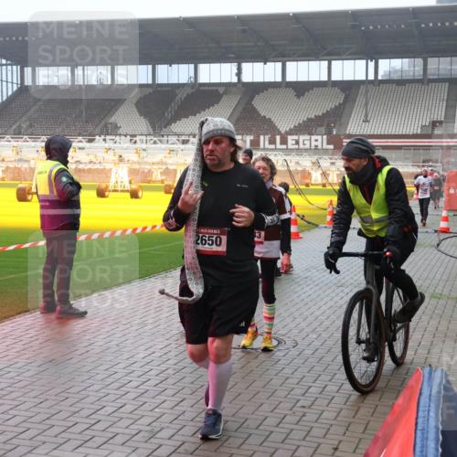 07.12.2025 - St. Pauli X-Mass-Run No. 15 Luisa Fischer http://msf.ph/oto/9380519 07.12.2025 10:08:54 Ziel 713, 5, 2650, 83, 390, 707, 789, 947, 1002, 1031, 2247, 2248, 2521, 2650, 2691, 2692, 2746, 3212, 3332, 3335, 3495, 3627, 3628, 3671, 3759, 4205, 4232, 4234, 4451, 4623, 4624, 4626, 4734, 4737, 4740 meine-sportfotos.de