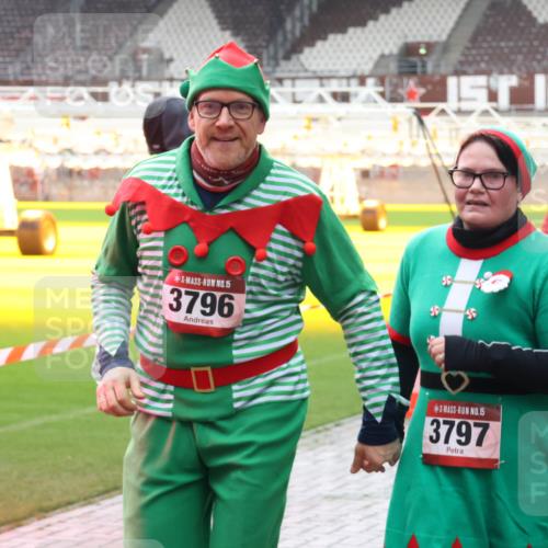 07.12.2025 - St. Pauli X-Mass-Run No. 15 Luisa Fischer http://msf.ph/oto/9380531 07.12.2025 10:40:57 Ziel 15, 3796, 15, 3797, 3407, 230, 284, 406, 538, 580, 731, 735, 1457, 2169, 2555, 2559, 2594, 2916, 3161, 3164, 3244, 3407, 3408, 3796, 3797, 4041, 4304, 4856, 4874, 4878 meine-sportfotos.de
