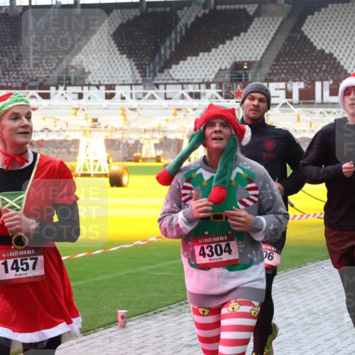 07.12.2025 - St. Pauli X-Mass-Run No. 15 Luisa Fischer http://msf.ph/oto/9380549 07.12.2025 10:41:04 Ziel 15, 1457, 15, 4304, 06, 284, 230, 284, 288, 406, 538, 580, 731, 735, 1457, 2169, 2555, 2559, 2594, 2916, 3161, 3164, 3244, 3264, 3265, 3407, 3408, 3796, 3797, 4041, 4304, 4856, 4871, 4874, 4878 meine-sportfotos.de
