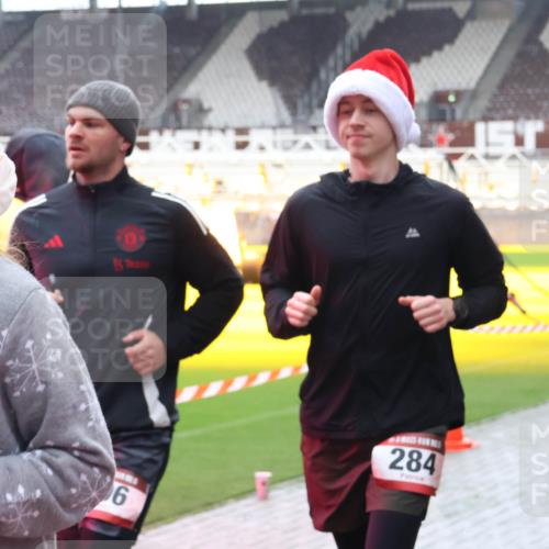 07.12.2025 - St. Pauli X-Mass-Run No. 15 Luisa Fischer http://msf.ph/oto/9380558 07.12.2025 10:41:05 Ziel 10, 109, 6, 284, 230, 284, 288, 406, 538, 731, 735, 1457, 2169, 2555, 2559, 2594, 2916, 3161, 3164, 3244, 3264, 3265, 3407, 3408, 3797, 4041, 4304, 4856, 4871, 4874, 4878 meine-sportfotos.de