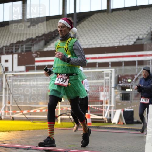 07.12.2025 - St. Pauli X-Mass-Run No. 15 Patografie http://msf.ph/oto/9380566 07.12.2025 10:17:29 Ziel 1161, 1162, 2688, 2725, 2952, 4114, 4127, 4339 meine-sportfotos.de