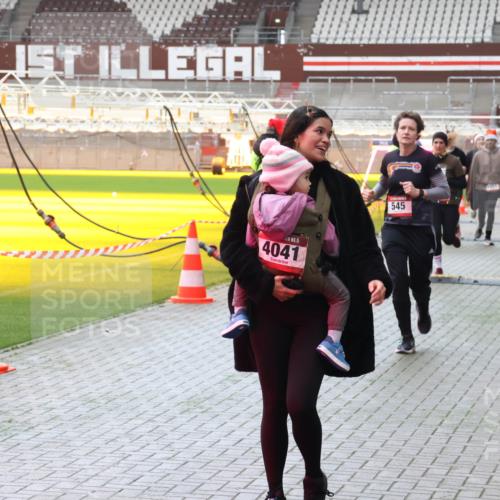 07.12.2025 - St. Pauli X-Mass-Run No. 15 Luisa Fischer http://msf.ph/oto/9380578 07.12.2025 10:41:23 Ziel 15, 4041, 545, 284, 288, 406, 449, 545, 575, 952, 1153, 1457, 2555, 2559, 2594, 2916, 3047, 3244, 3264, 3265, 3407, 3408, 3951, 4041, 4304, 4617, 4773, 4856, 4871 meine-sportfotos.de