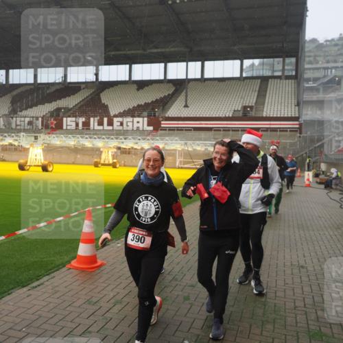 07.12.2025 - St. Pauli X-Mass-Run No. 15 Fabian Wolf http://msf.ph/oto/9380582 07.12.2025 10:08:56 Ziel 19, 390, 707, 786, 789, 947, 1002, 1031, 1176, 1570, 2126, 2521, 3212, 3300, 3332, 3335, 3484, 3671, 3891, 3904, 3907, 4066, 4067, 4068 meine-sportfotos.de