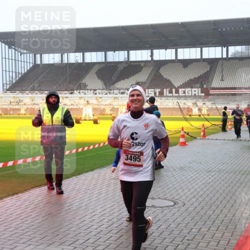 07.12.2025 - St. Pauli X-Mass-Run No. 15 Luisa Fischer http://msf.ph/oto/9380603 07.12.2025 10:09:01 Ziel 15, 3495, 3759, 390, 707, 786, 789, 947, 1002, 1031, 1176, 2247, 2248, 2521, 2650, 2691, 2692, 2746, 3212, 3332, 3335, 3484, 3495, 3671, 3759, 3904, 3907, 4205, 4232, 4234, 4451 meine-sportfotos.de