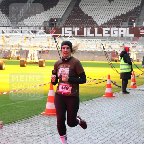 07.12.2025 - St. Pauli X-Mass-Run No. 15 Luisa Fischer http://msf.ph/oto/9380609 07.12.2025 10:41:28 Ziel 15, 449, 3951, 284, 288, 406, 449, 545, 575, 952, 1153, 1457, 2330, 2331, 2555, 2559, 3047, 3264, 3265, 3407, 3951, 4041, 4304, 4617, 4773, 4856, 4871 meine-sportfotos.de