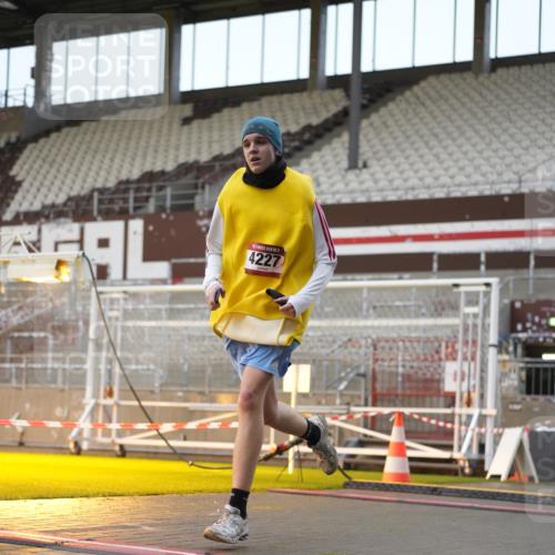 07.12.2025 - St. Pauli X-Mass-Run No. 15 Patografie http://msf.ph/oto/9380620 07.12.2025 10:17:45 Ziel 1161, 1162, 1963, 2663, 3804, 4127, 4227 meine-sportfotos.de