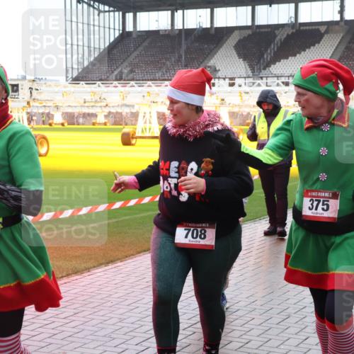 07.12.2025 - St. Pauli X-Mass-Run No. 15 Luisa Fischer http://msf.ph/oto/9380655 07.12.2025 11:14:34 Ziel 15, 274, 15, 708, 15, 375, 274, 375, 425, 475, 708, 942, 946, 948 meine-sportfotos.de