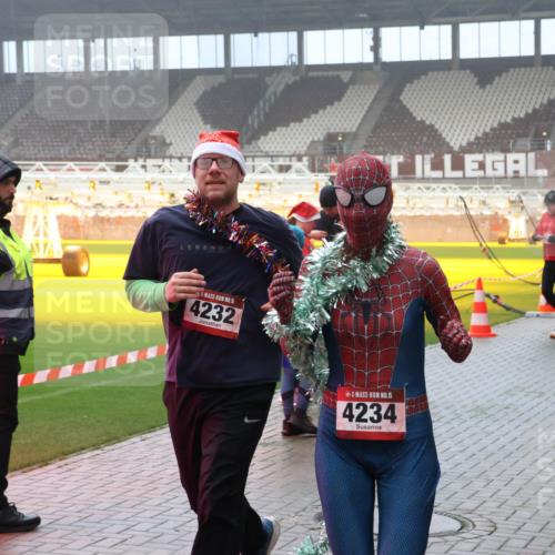 07.12.2025 - St. Pauli X-Mass-Run No. 15 Luisa Fischer http://msf.ph/oto/9380664 07.12.2025 10:09:10 Ziel 15, 4232, 15, 4234, 707, 19, 390, 707, 786, 789, 947, 1002, 1031, 1176, 1461, 1465, 1570, 1575, 1576, 2126, 2247, 2248, 2521, 2650, 2746, 3212, 3300, 3332, 3335, 3484, 3495, 3671, 3759, 3891, 3904, 3907, 4066, 4067, 4068, 4205, 4232, 4234, 4451 meine-sportfotos.de