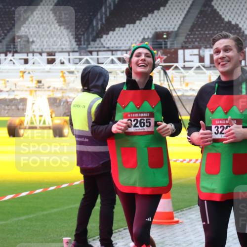 07.12.2025 - St. Pauli X-Mass-Run No. 15 Luisa Fischer http://msf.ph/oto/9380688 07.12.2025 10:41:51 Ziel 15, 3265, 151, 15, 32, 1275, 141, 259, 279, 322, 449, 545, 575, 952, 1153, 1275, 2288, 2330, 2331, 2507, 2563, 3047, 3264, 3265, 3392, 3951, 4617, 4773 meine-sportfotos.de