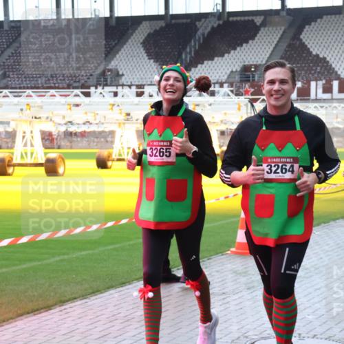 07.12.2025 - St. Pauli X-Mass-Run No. 15 Luisa Fischer http://msf.ph/oto/9380691 07.12.2025 10:41:51 Ziel 15, 3265, 15, 3264, 4773, 141, 259, 279, 322, 449, 545, 575, 952, 1153, 1275, 2288, 2330, 2331, 2507, 2563, 3047, 3264, 3265, 3392, 3951, 4617, 4773 meine-sportfotos.de