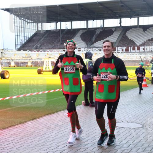 07.12.2025 - St. Pauli X-Mass-Run No. 15 Luisa Fischer http://msf.ph/oto/9380693 07.12.2025 10:41:52 Ziel 5, 3265, 326, 1275, 4773, 3392, 141, 259, 279, 322, 449, 545, 575, 952, 1153, 1275, 2288, 2330, 2331, 2507, 2563, 3047, 3392, 3951, 4617, 4773 meine-sportfotos.de