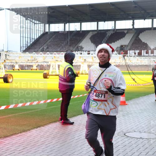 07.12.2025 - St. Pauli X-Mass-Run No. 15 Luisa Fischer http://msf.ph/oto/9380750 07.12.2025 10:42:00 Ziel 259, 4871, 952, 141, 259, 279, 322, 575, 1153, 1266, 1275, 2288, 2330, 2331, 2507, 2563, 2829, 3047, 3392, 4617 meine-sportfotos.de