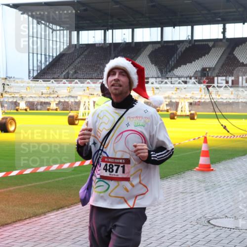 07.12.2025 - St. Pauli X-Mass-Run No. 15 Luisa Fischer http://msf.ph/oto/9380752 07.12.2025 10:42:01 Ziel 15, 4871, 1, 259, 952, 141, 259, 279, 322, 575, 1153, 1266, 1275, 2288, 2330, 2331, 2507, 2563, 2829, 2831, 3047, 3392, 4617 meine-sportfotos.de