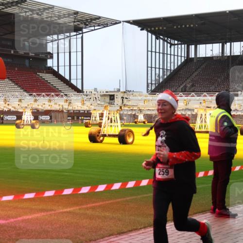 07.12.2025 - St. Pauli X-Mass-Run No. 15 Luisa Fischer http://msf.ph/oto/9380754 07.12.2025 10:42:04 Ziel 259, 141, 259, 279, 322, 575, 1153, 1266, 1275, 2288, 2330, 2331, 2507, 2563, 2829, 2831, 3047, 3392, 4617 meine-sportfotos.de