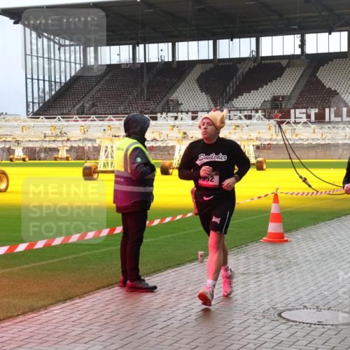 07.12.2025 - St. Pauli X-Mass-Run No. 15 Luisa Fischer http://msf.ph/oto/9380762 07.12.2025 10:42:06 Ziel 2507, 563, 141, 259, 279, 322, 575, 1266, 1275, 1675, 2288, 2330, 2331, 2507, 2563, 2829, 2831, 3047, 3392 meine-sportfotos.de