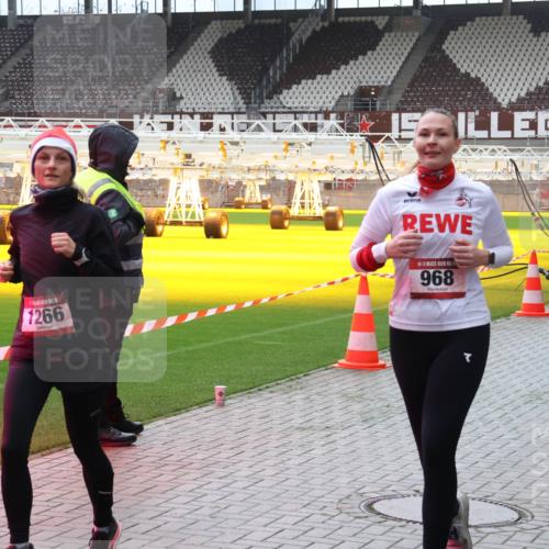 07.12.2025 - St. Pauli X-Mass-Run No. 15 Luisa Fischer http://msf.ph/oto/9380832 07.12.2025 10:42:39 Ziel 15, 1266, 968, 116, 563, 968, 1266, 1272, 1358, 1434, 1438, 1674, 1675, 1676, 2012, 2013, 2157, 2261, 2563, 2722, 2829, 2831, 2931, 3042, 3399, 4045, 4046, 4441, 4622 meine-sportfotos.de