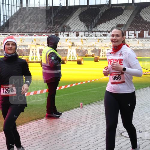 07.12.2025 - St. Pauli X-Mass-Run No. 15 Luisa Fischer http://msf.ph/oto/9380834 07.12.2025 10:42:39 Ziel 15, 1266, 5, 968, 116, 563, 968, 1266, 1272, 1358, 1434, 1438, 1674, 1675, 1676, 2012, 2013, 2157, 2261, 2563, 2722, 2829, 2831, 2931, 3042, 3399, 4045, 4046, 4441, 4622 meine-sportfotos.de