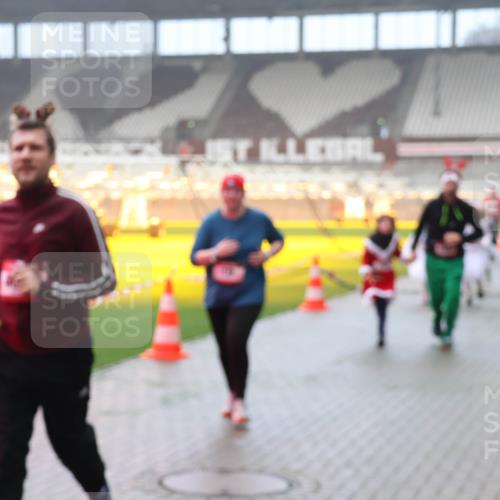 07.12.2025 - St. Pauli X-Mass-Run No. 15 Luisa Fischer http://msf.ph/oto/9380837 07.12.2025 10:09:29 Ziel 19, 390, 707, 786, 789, 881, 896, 899, 947, 960, 1002, 1031, 1176, 1461, 1465, 1570, 1575, 1576, 2126, 2247, 2248, 2521, 3212, 3300, 3332, 3335, 3484, 3493, 3495, 3671, 3756, 3759, 3891, 3904, 3907, 4066, 4067, 4068, 4113, 4205, 4232, 4234, 4451, 4666 meine-sportfotos.de