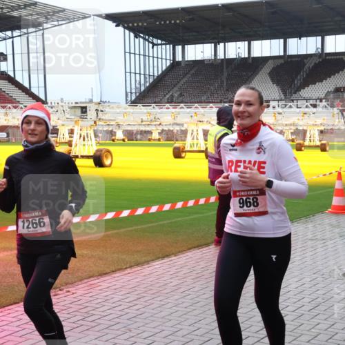 07.12.2025 - St. Pauli X-Mass-Run No. 15 Luisa Fischer http://msf.ph/oto/9380839 07.12.2025 10:42:40 Ziel 15, 1266, 15, 968, 116, 563, 968, 1266, 1272, 1358, 1434, 1438, 1674, 1675, 1676, 2012, 2013, 2157, 2261, 2621, 2622, 2722, 2829, 2831, 2931, 3042, 3399, 4045, 4046, 4441, 4622 meine-sportfotos.de