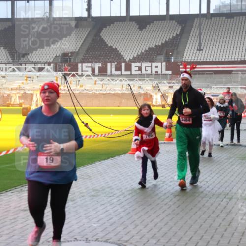 07.12.2025 - St. Pauli X-Mass-Run No. 15 Luisa Fischer http://msf.ph/oto/9380846 07.12.2025 10:09:30 Ziel 19, 786, 3484, 112, 943, 1576, 1462, 19, 390, 707, 786, 789, 881, 896, 899, 947, 960, 1002, 1031, 1176, 1461, 1465, 1570, 1575, 1576, 2126, 2521, 3212, 3300, 3332, 3335, 3484, 3493, 3495, 3671, 3756, 3759, 3891, 3904, 3907, 4066, 4067, 4068, 4113, 4205, 4232, 4234, 4451, 4666 meine-sportfotos.de